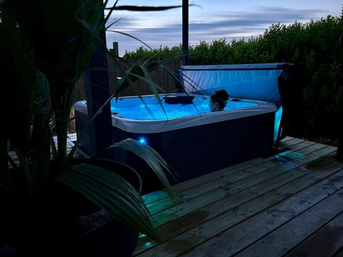 Studio & Spa La Discrete Saint-Evarzec Bagian luar foto