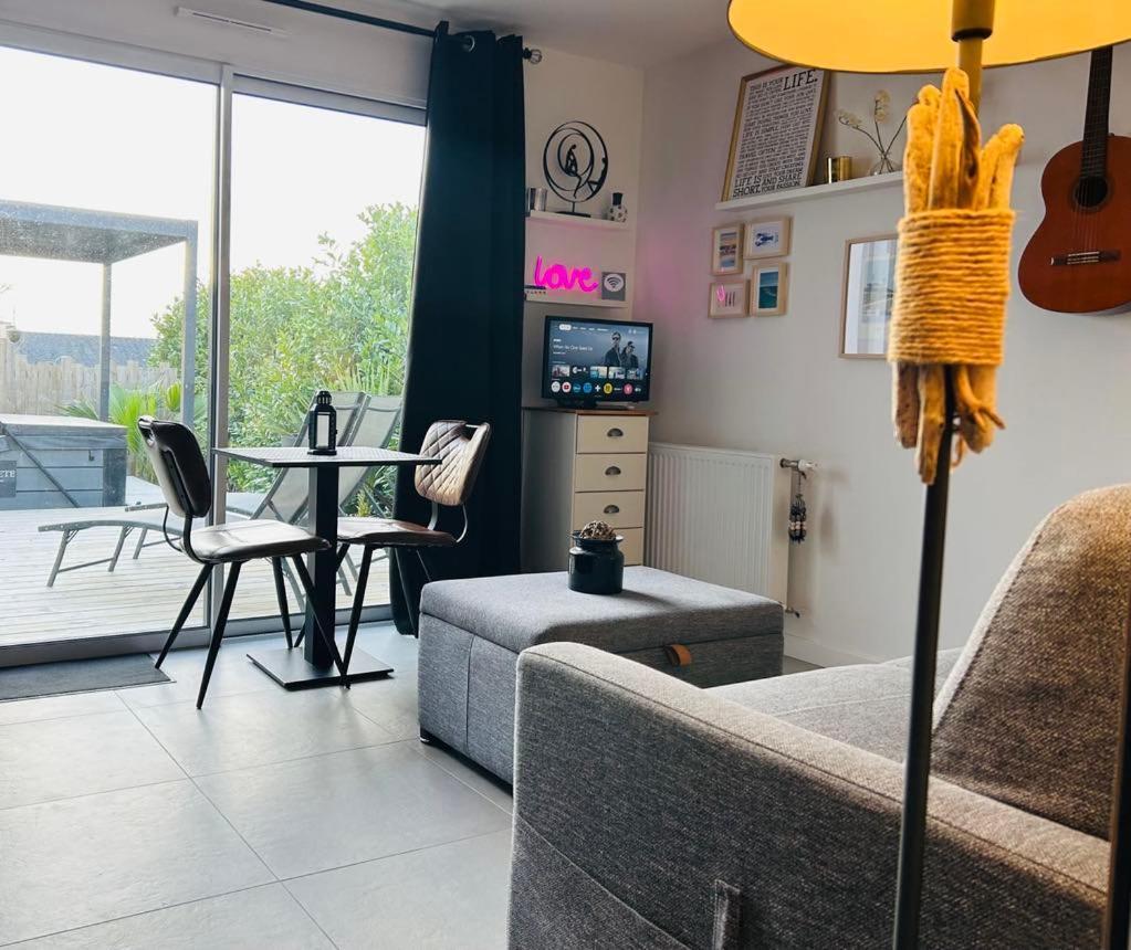 Studio & Spa La Discrete Saint-Evarzec Bagian luar foto